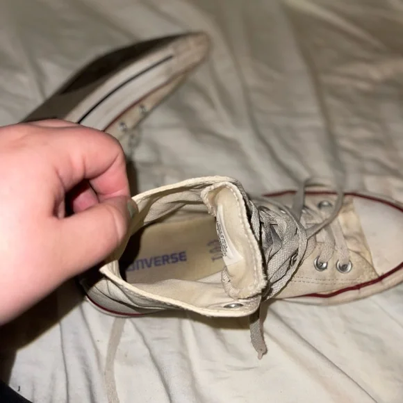 Converse Shoes Men’s 7 Women’s 9 - Picture 6 of 8